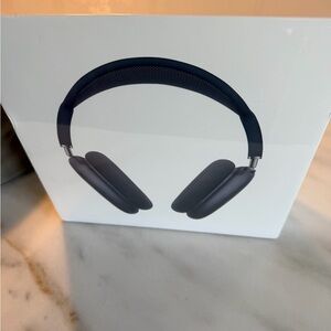 Apple Over-Ear Headphones — Space Gray/Black